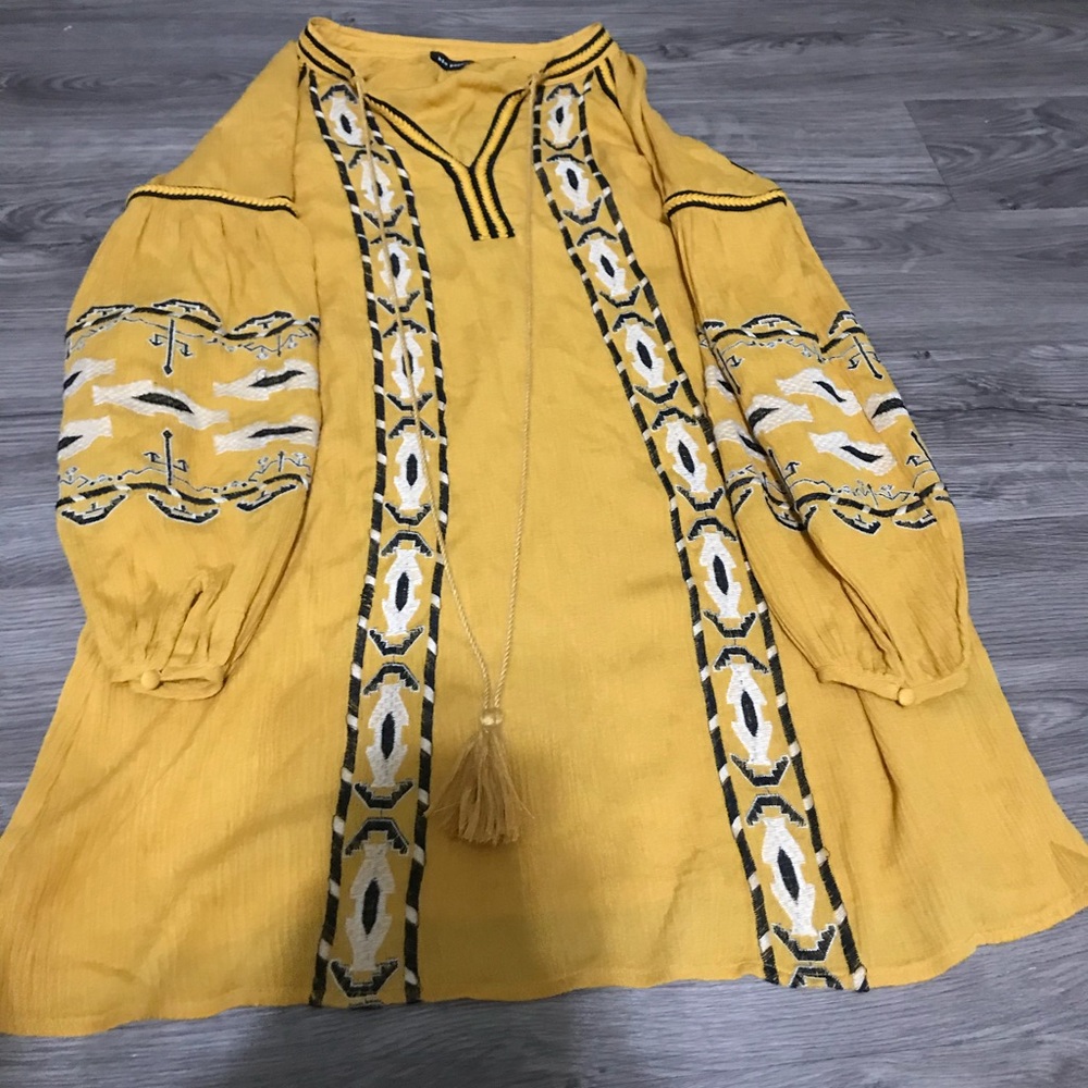 NWOT dress or can be worn with leggings